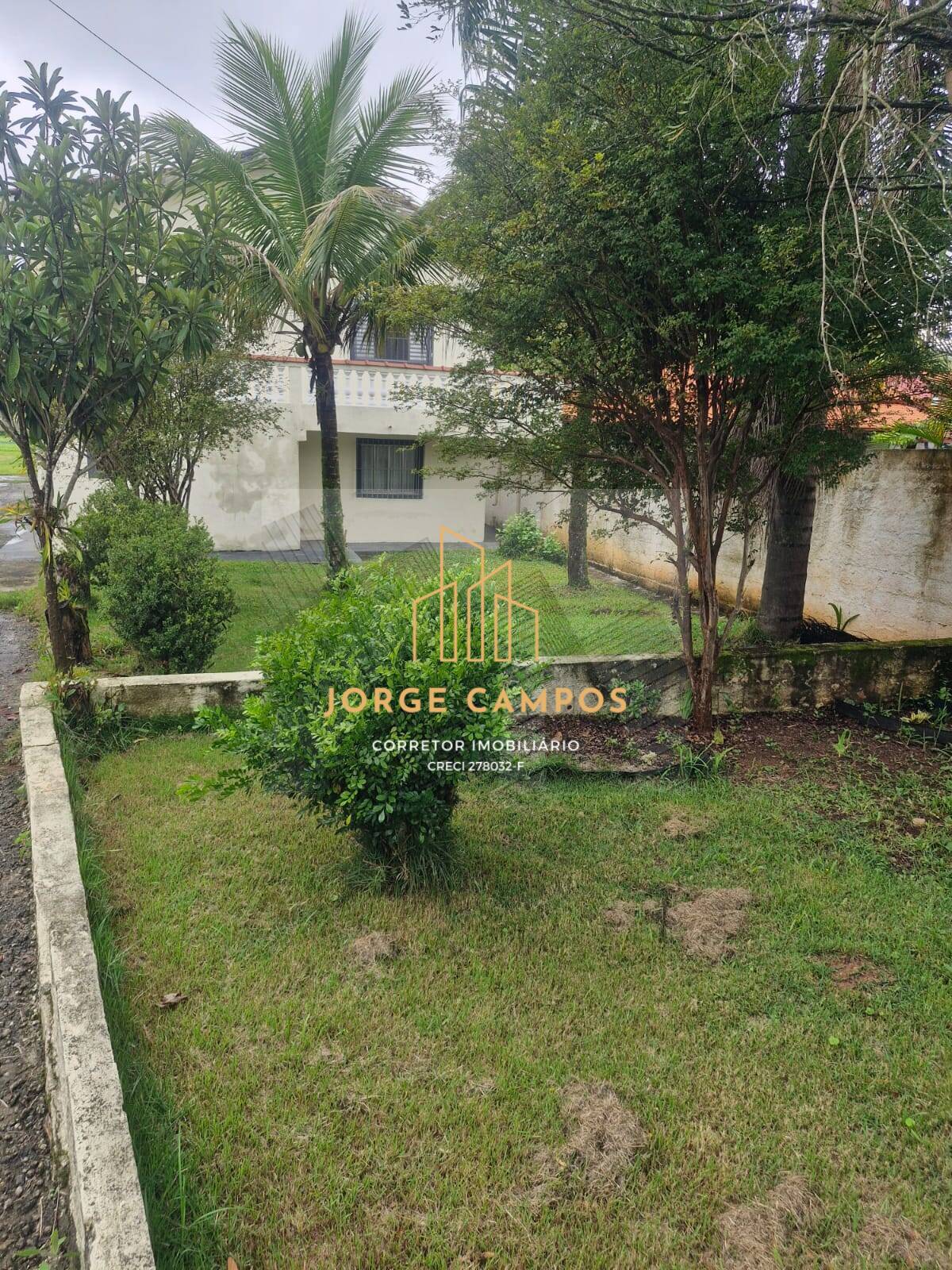 Sobrado à venda com 3 quartos, 228m² - Foto 1