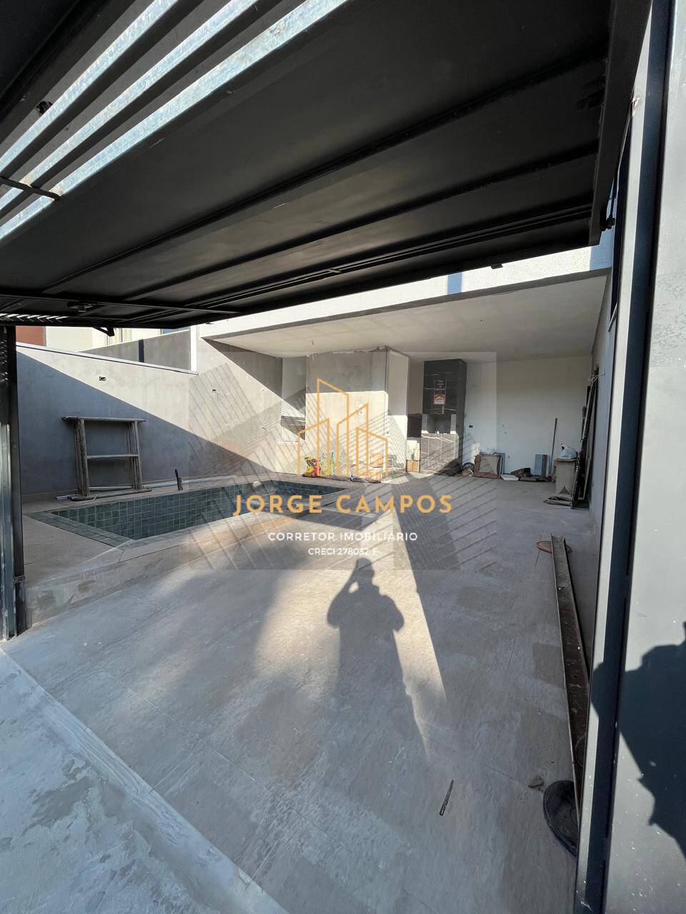 Casa à venda com 3 quartos, 150m² - Foto 1